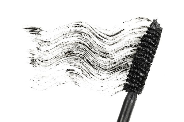 Quelles sont les techniques pour appliquer le mascara sans créer de paquets?
